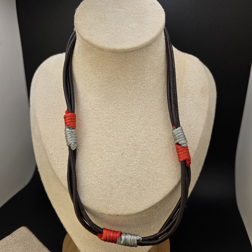 Elegant Brown and Red Necklace (2106)